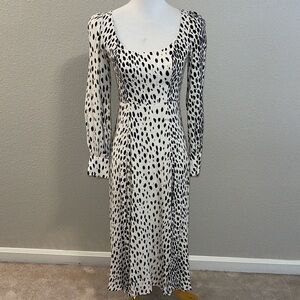 Reformation Size 0 White and Black spotted long-sleeve maxi dress with leg slit